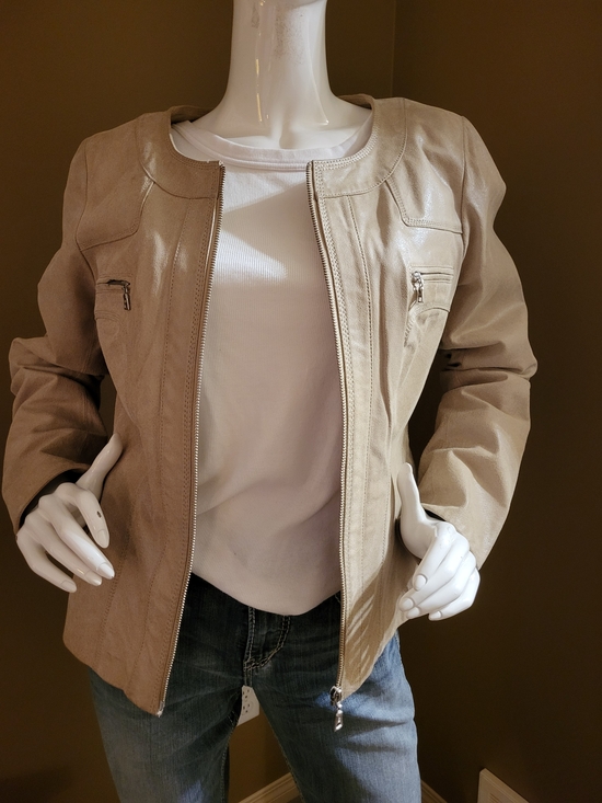 Danier Jackets & Blazers - Danier Women's Champagne Color Leather Zip Jacket